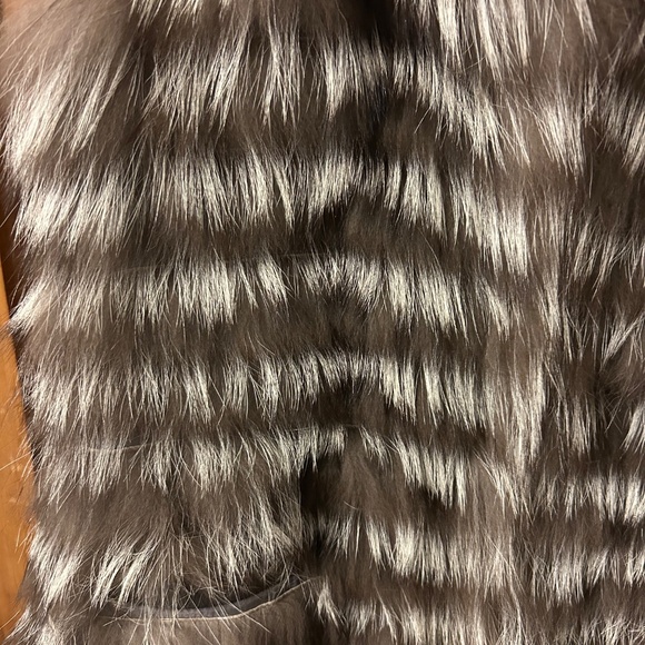 Luxury Blue Duck Silver Fox Vest - Picture 4 of 6